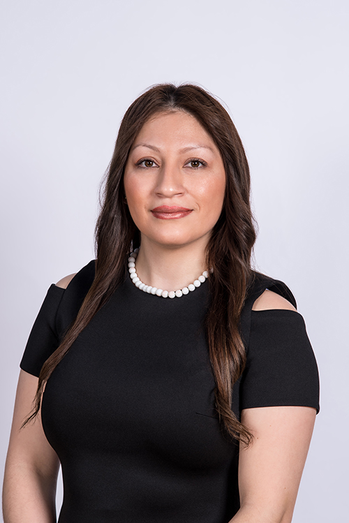 Valeria Villalba<br />
(301) 637-0803<br />
valeria@shahilg.com